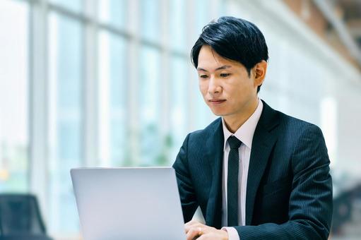 未経験でも目指せる!M&A業界への転職ロードマップ 成長市場で高年収を実現する完全ガイドの画像| NewMA-M&A/コンサル特化転職エージェント